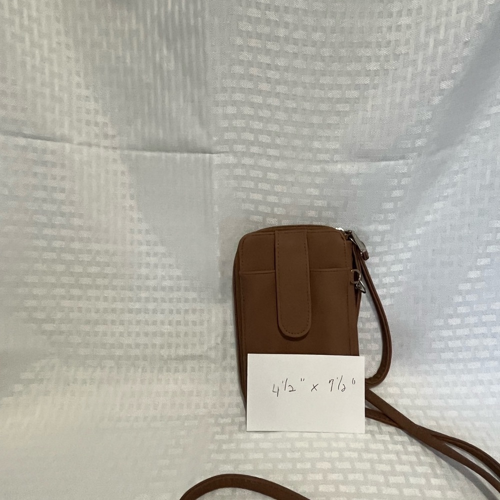 Belk leather crossbody wallet that is in very good condition.